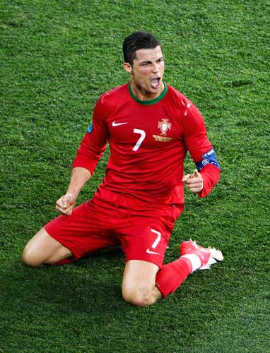 科莫队晒帕斯晃倒劳塔罗视频，后者回应差不多得了