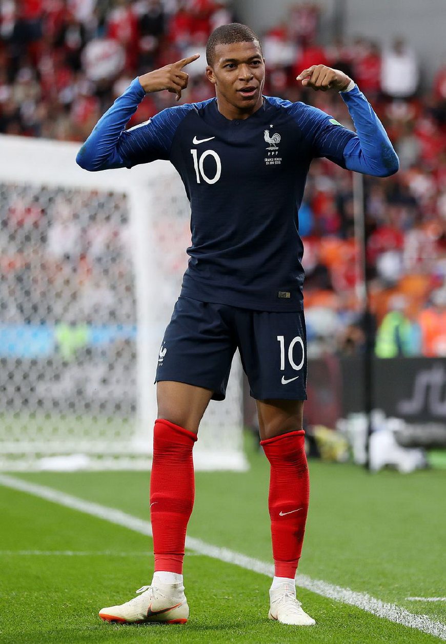 莱奥核磁检测排除肌肉损伤，将治疗炎症力争出战超级杯