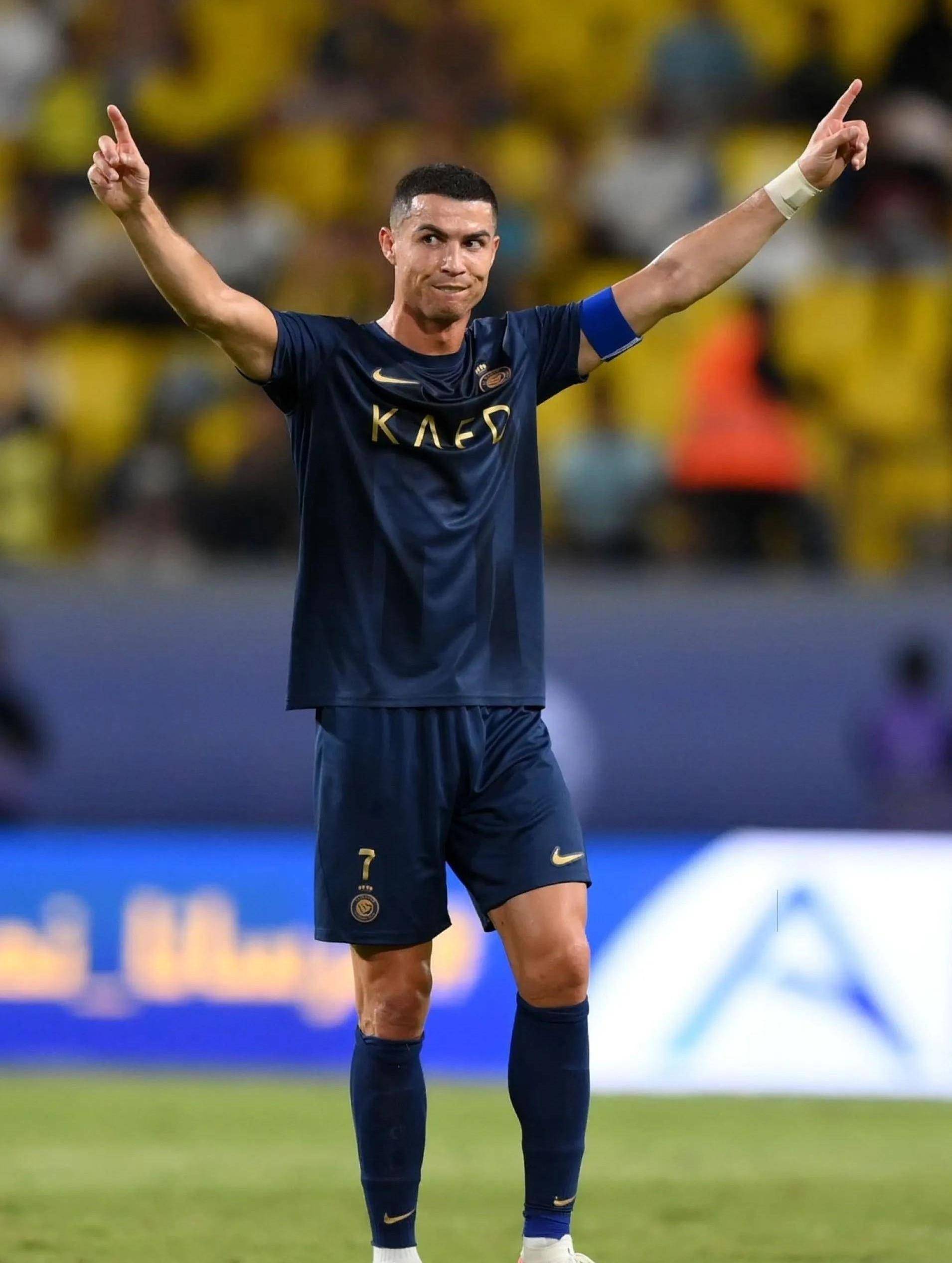 利物浦2-2热刺欧冠小组赛焦点战（欧冠小组赛重头戏：利物浦与热刺2-2战平）