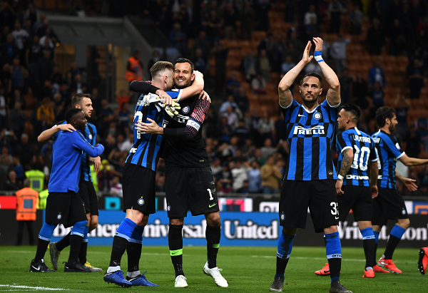 英超-维尔茨造乌龙范迪克致丢球 利物浦1-1桑德兰