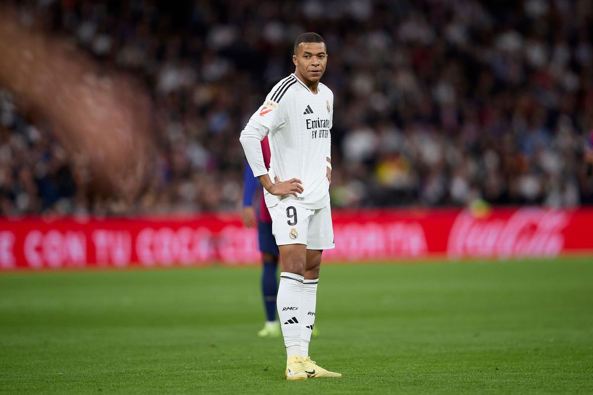 邓加：维尼修斯是足球层面的领袖，而非更衣室领袖