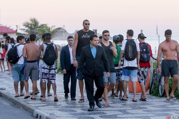 或将解散！中超某球队欠薪严重，准入资格堪忧，梅州客家或成最大受益者（准入告急！中超一队深陷欠薪危机恐解散，梅州客家或成最大赢家）