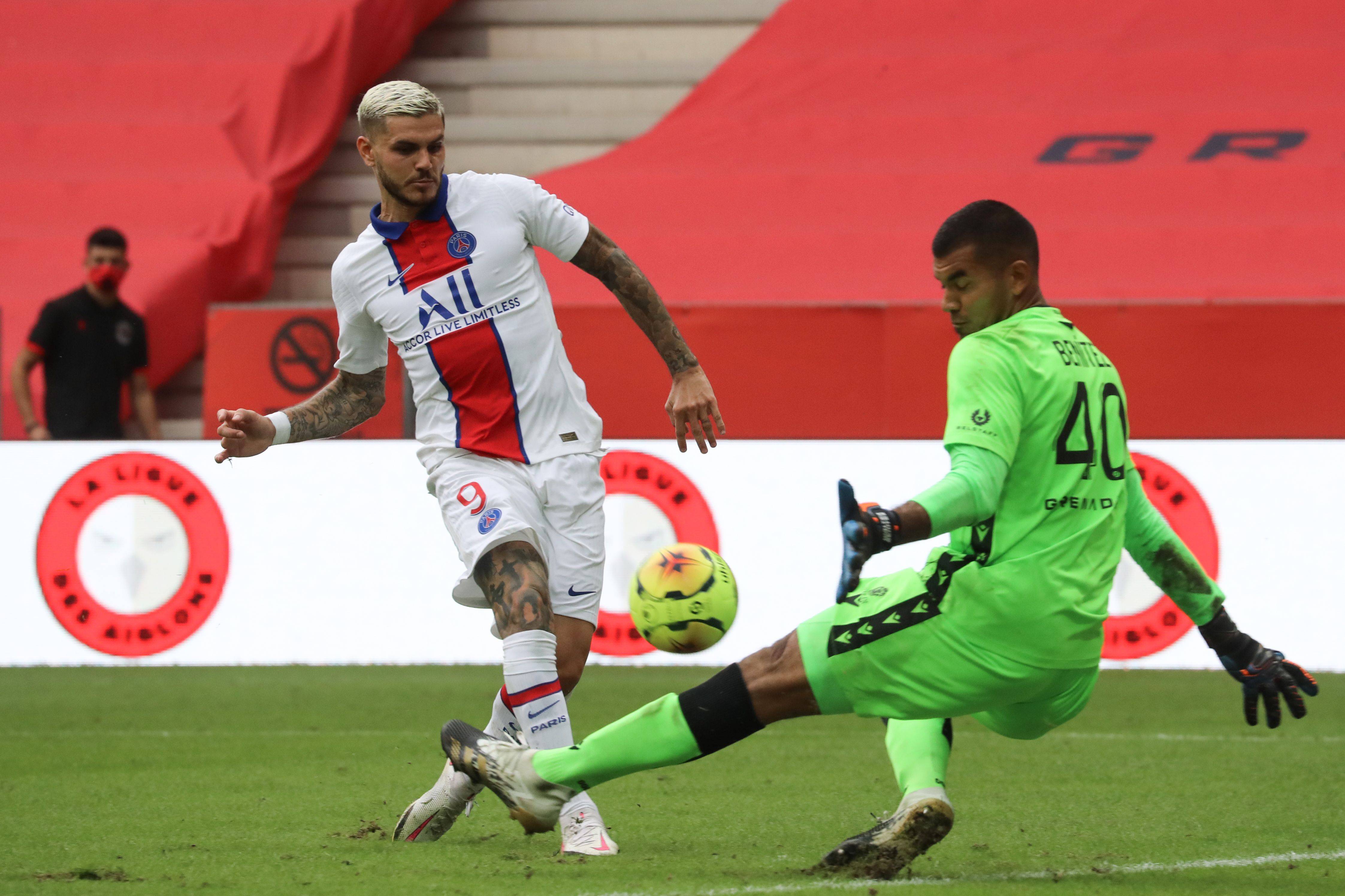 博主：国安今天前往河内，因当地训练条件不佳今晚直接去踩场