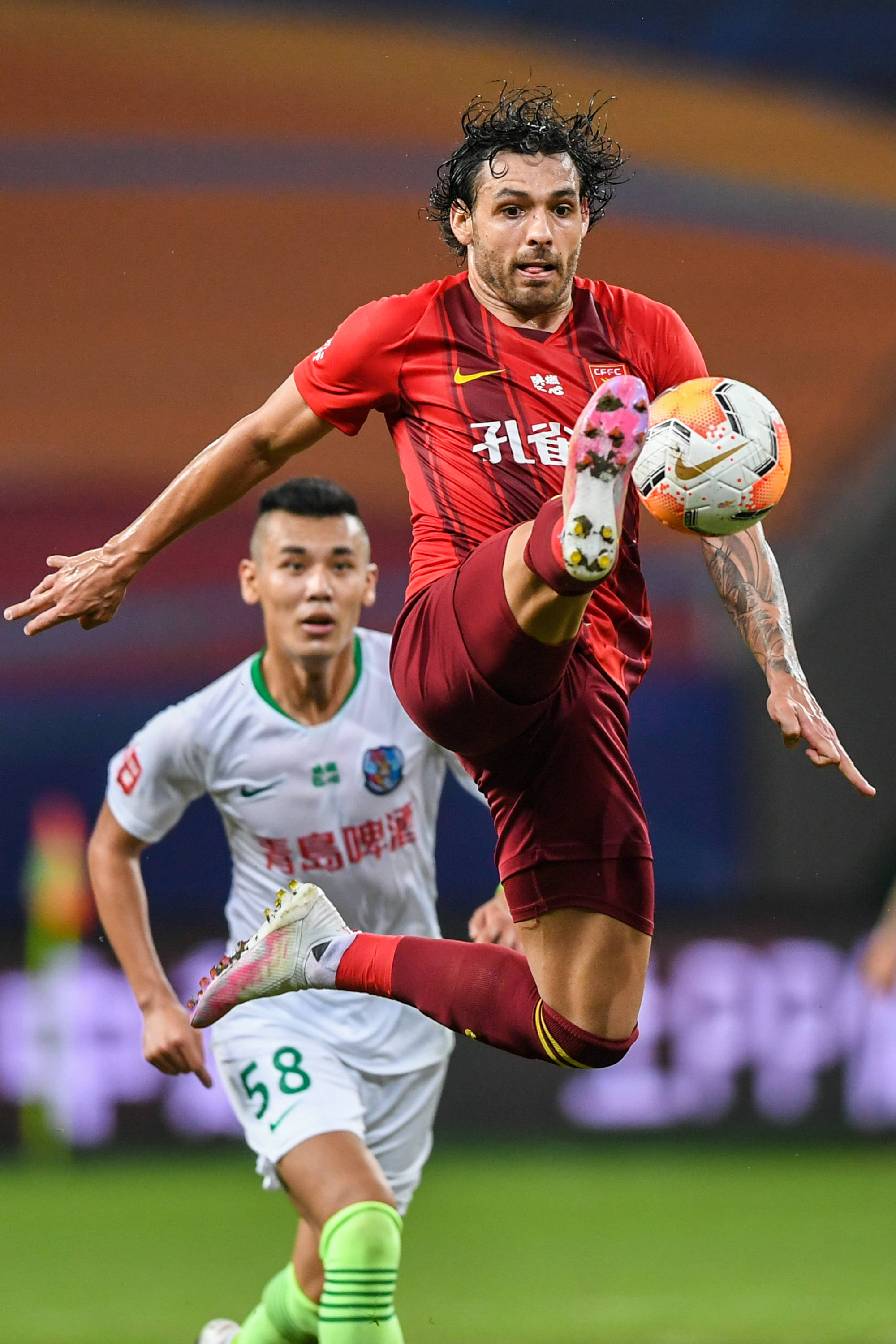 BBC：芝加哥火焰与莱万就转会展开积极谈判，球员愿意加盟（据BBC报道，芝加哥火焰与莱万就转会深入洽谈，球员倾向加盟）