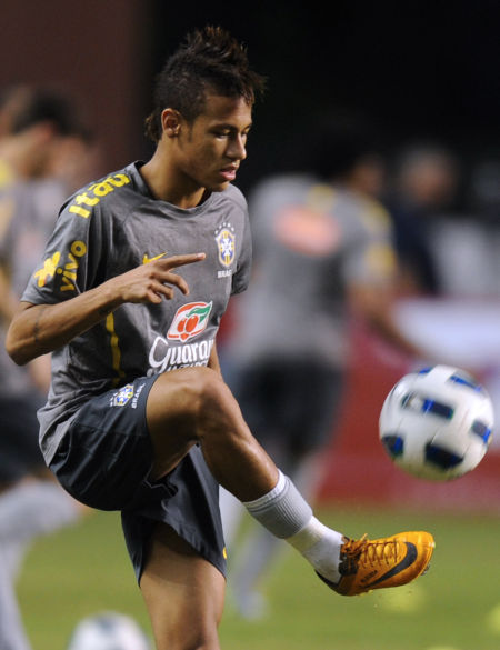 大巴黎对战弗拉门戈全场数据：射门13-7，控球率超6成（巴黎圣日耳曼vs弗拉门戈数据汇总：射门13比7，控球率超六成）