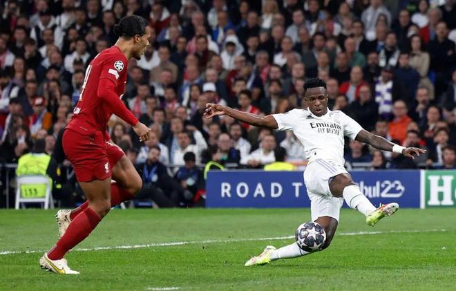 电讯报：布莱顿有意维拉中场博加德，以接替可能离队的巴莱巴