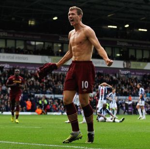 中国球员留洋要分几步走？看看日本足球的“参考答案”（中国球员留洋如何分步推进？日本足球的经验可供借鉴）