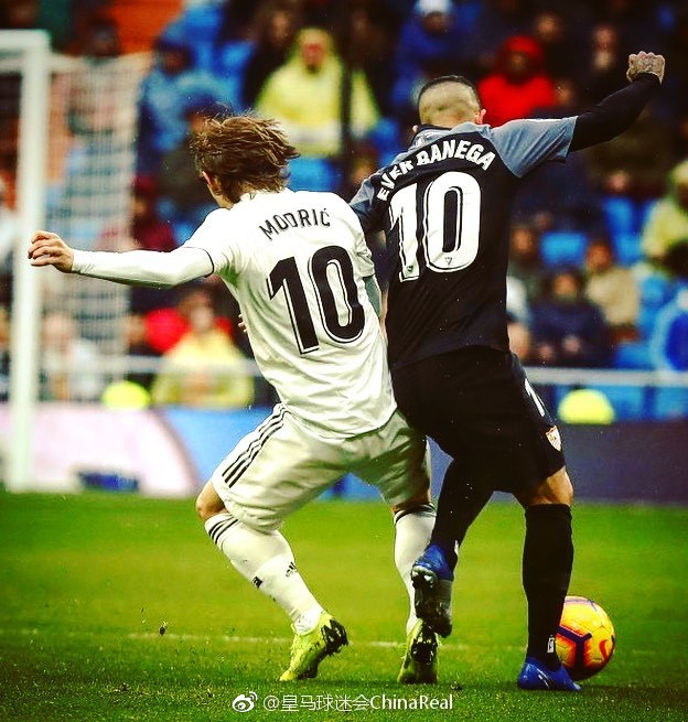 姆巴佩皇马前30场打进18球 C罗同期狂轰27球（姆巴佩皇马首30战进18球，C罗同期轰入27球）