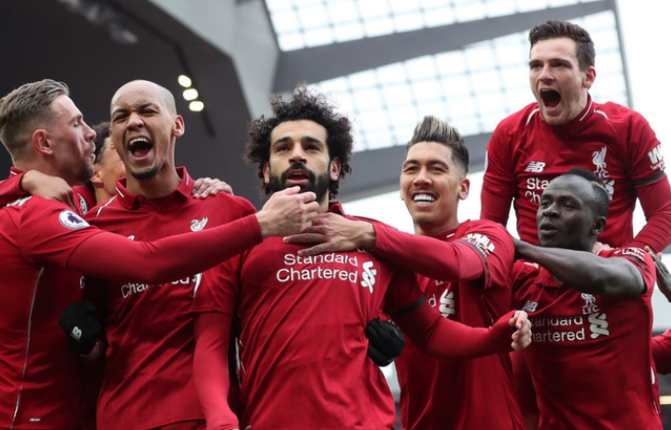 中场球员的职责是什么？