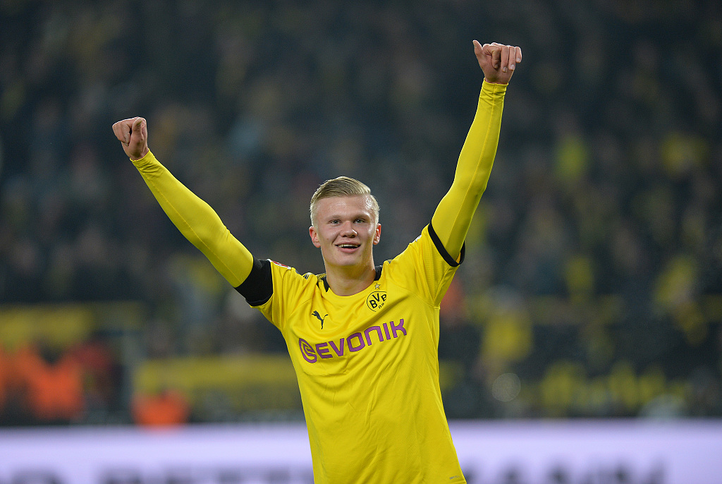 非洲杯半场：杜比贴地斩破门，津巴布韦暂1-0埃及（半场战报：杜比低射破门，津巴布韦暂以1-0领先埃及）